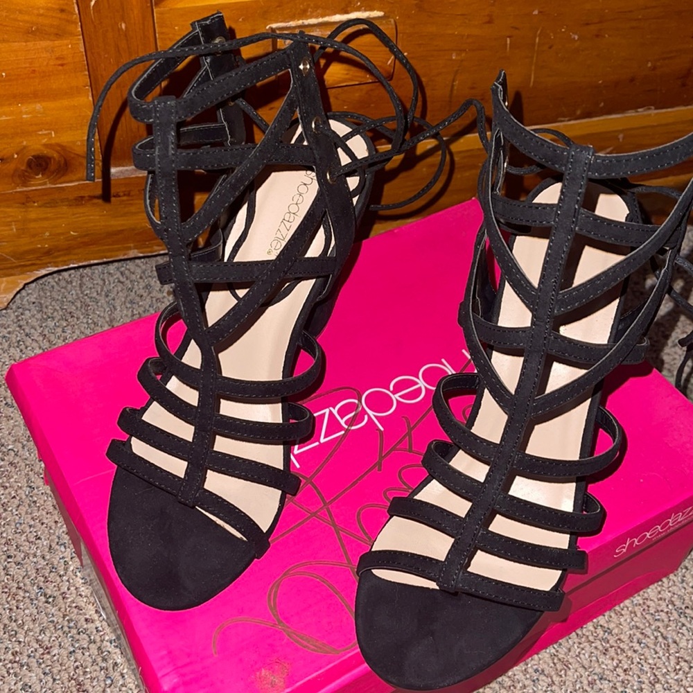 Black tie up heels